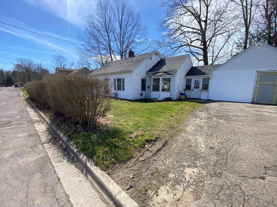 Primary Photo - 909 Harvard St