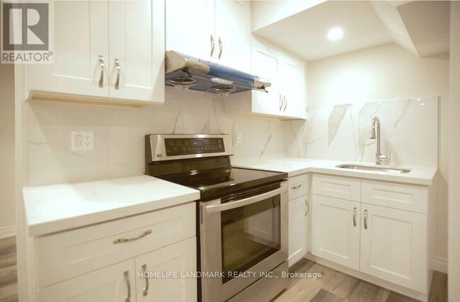 Building Photo - 5 Southvale Dr