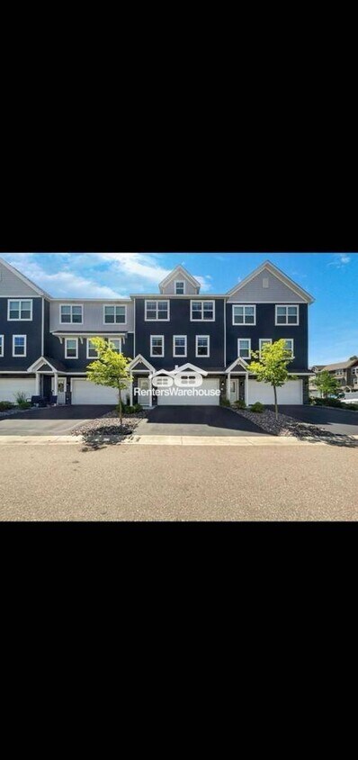 Foto principal - 9593 Olive Ln N