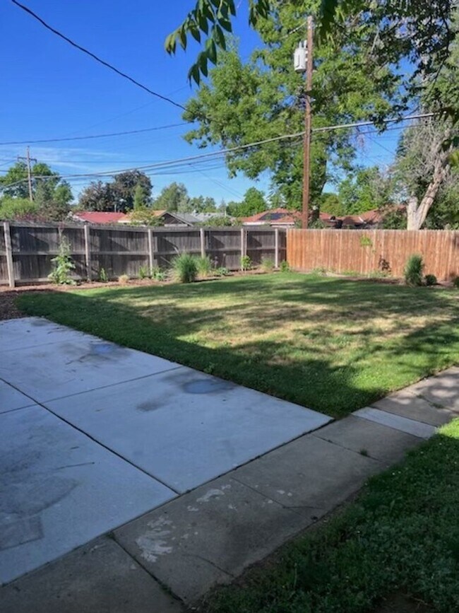 Building Photo - North Park Hill 3 Bedroom/2 Bath