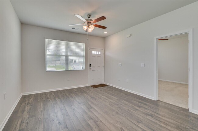 Building Photo - 842 Feldspar