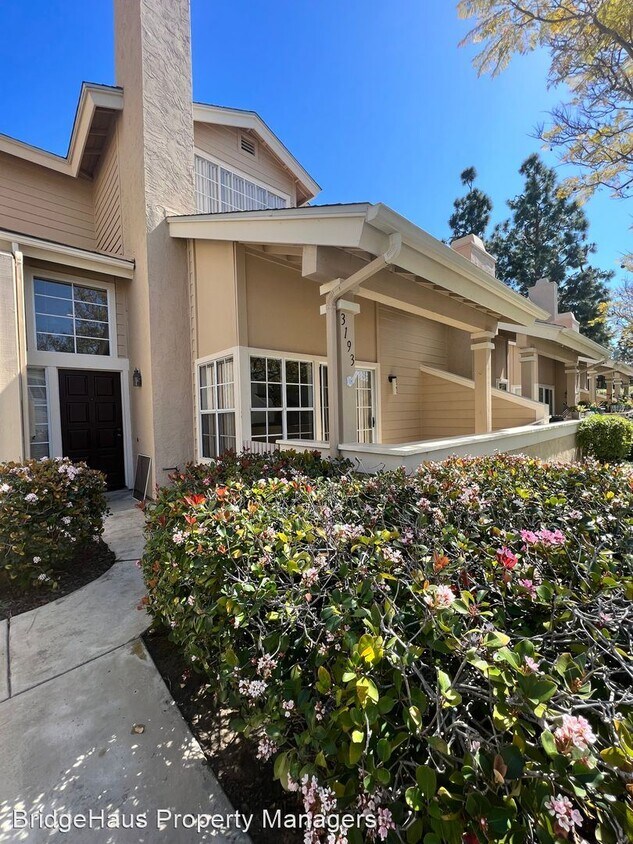 Foto principal - 3 br, 2.5 bath House - 3193 East Fox Run Way