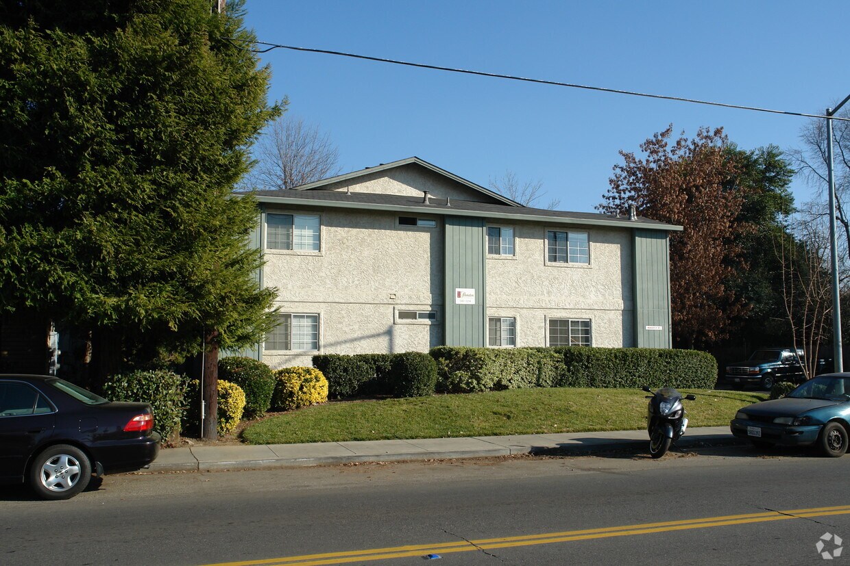 Foto del edificio - 480 Manzanita Ave