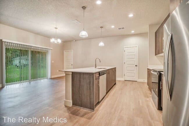 Foto del edificio - 4 br, 2 bath House - 1365 Sequoia Rd NW