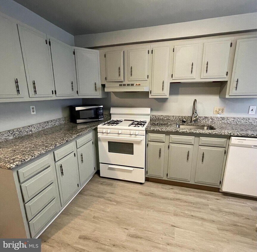 2024 Gilpin Ave Unit 2, Wilmington, DE 19806 Apartment for Rent in Wilmington, DE