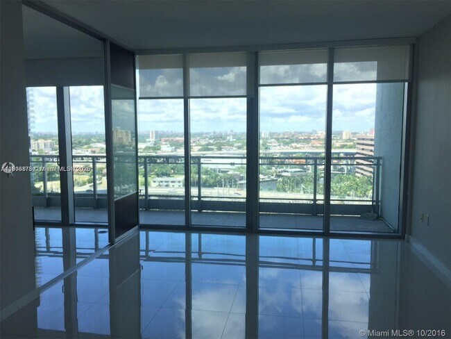 Foto del edificio - 92 SW 3rd St
