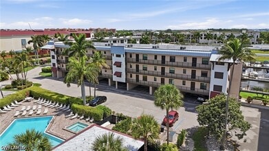Building Photo - 803 River Point Dr