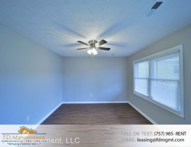 Building Photo - 3 br, 1.5 bath House - 913 26th St.