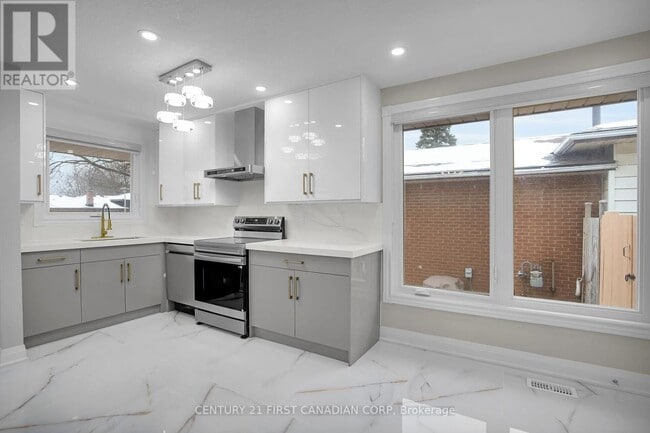 Building Photo - 1046 Jalna Blvd