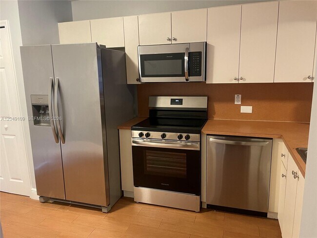 Foto del edificio - 1261 SE 27th St