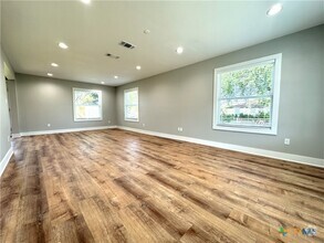 Building Photo - 610 Buena Vista Ave