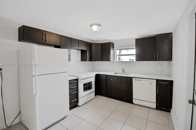 Foto del edificio - 1160 W 26th Ct