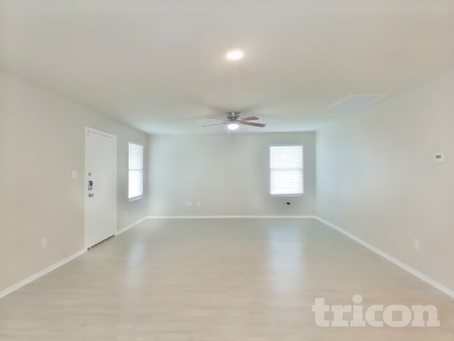 Building Photo - 7219 Lincoln Trce