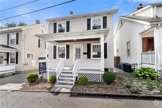 Building Photo - 611 Lincoln Pl