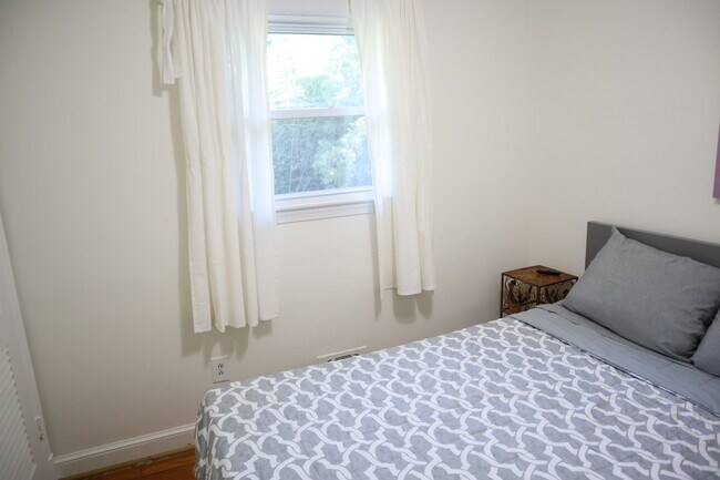 Foto del edificio - 10225 Riggs Rd