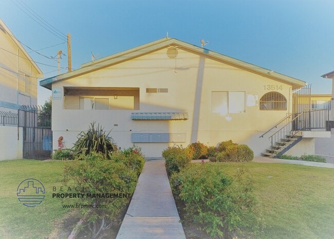 Building Photo - 13514 Lemoli Ave.