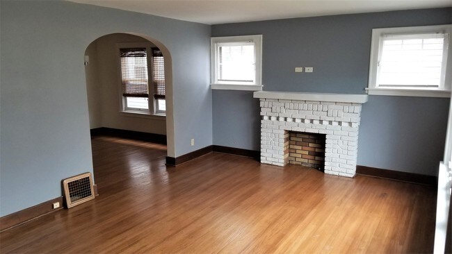 Foto del edificio - 184 Hamilton Dr