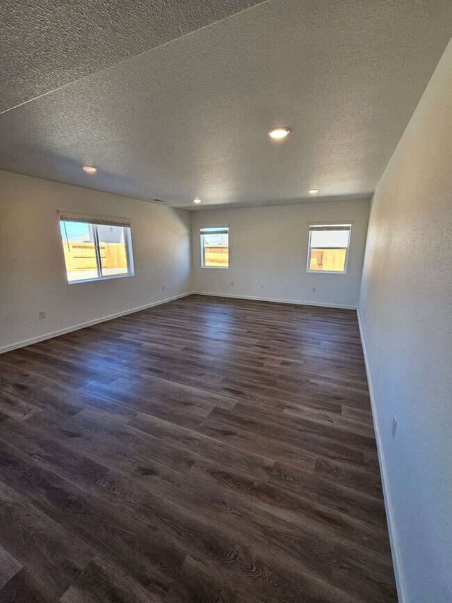 Building Photo - FURNISHED! Brand New 3 Bedroom, 2.5 Bath H...
