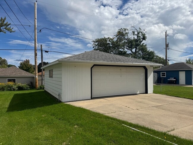 Building Photo - 6524 N 86th St