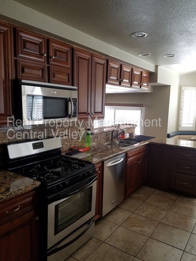 Building Photo - 748 Parkston Ct