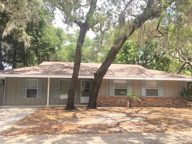 Building Photo - 1160 N Highland St