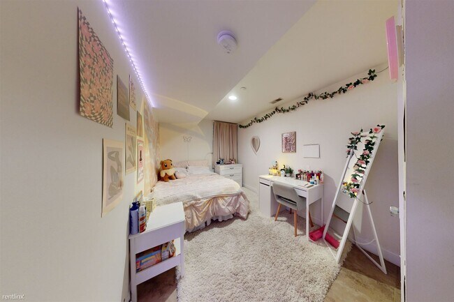 Foto del edificio - 5 br, 2 bath Duplex - 1815 N 18TH ST Unit 101