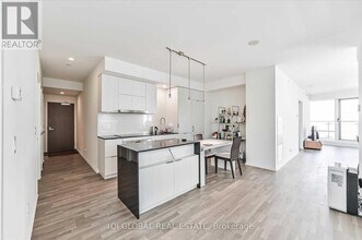 Building Photo - 1 Bloor St E