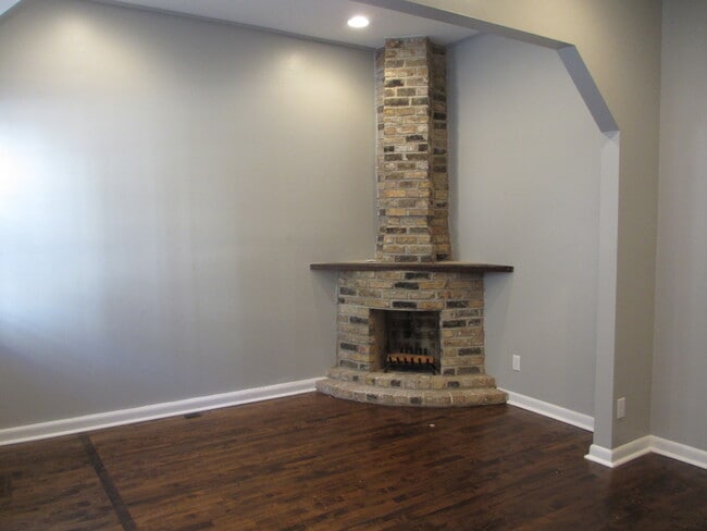 Foto del edificio - 2248 N Southport Ave