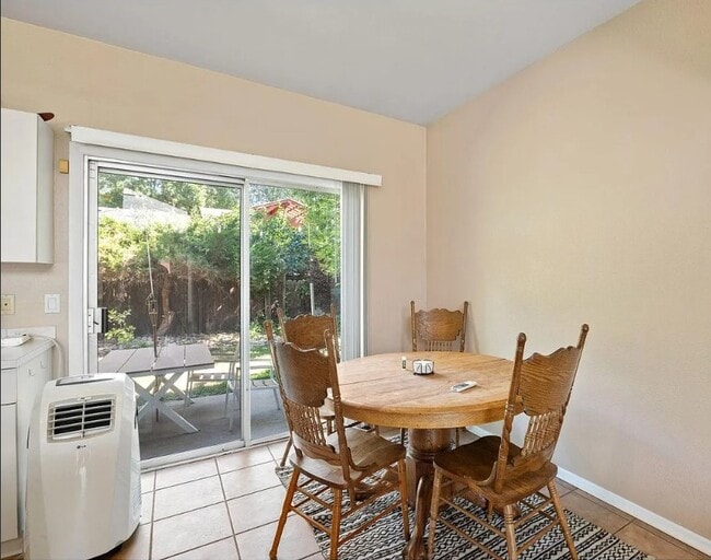 Foto del edificio - 2633 Sherwood Cir