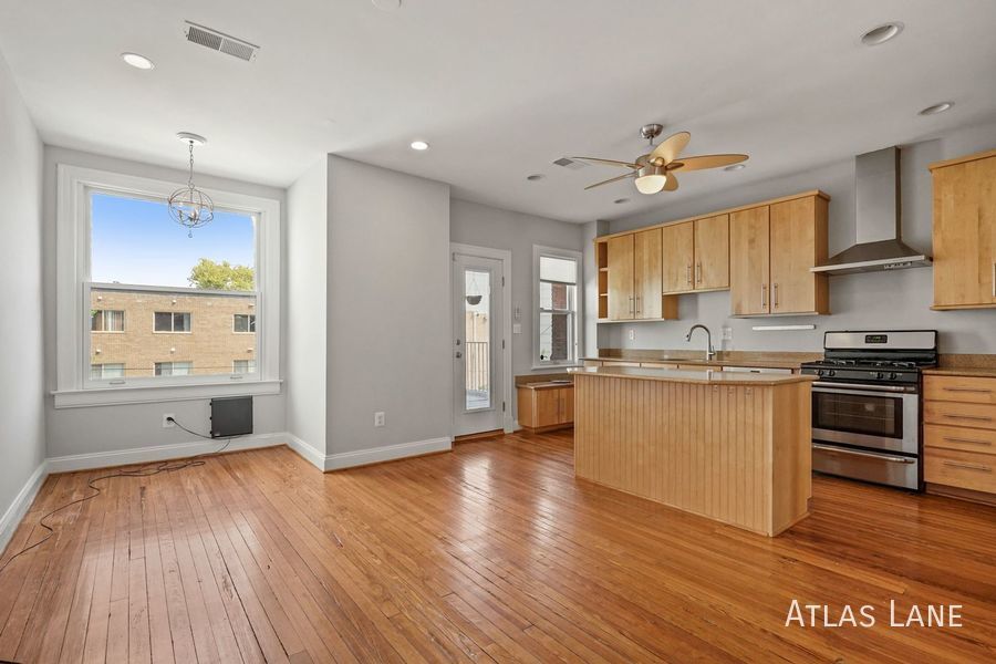 Primary Photo - 1335 Harvard St NW