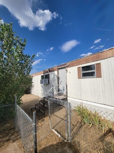 Building Photo - 27 Babur St