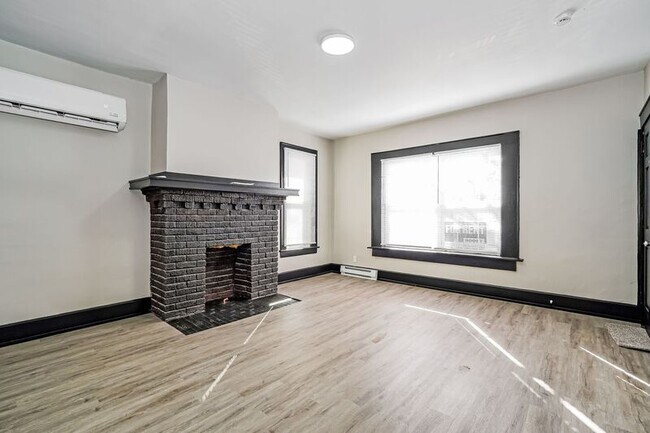 Foto del edificio - 98-100 N Hague Ave