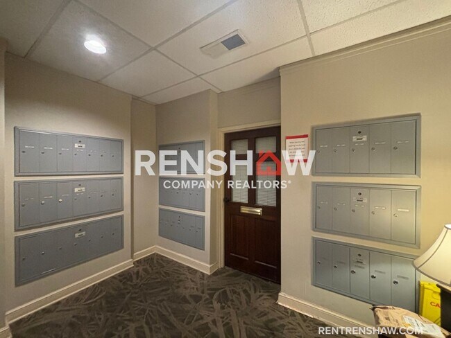 Building Photo - Text the Leasing Team at 901-820-4367 to S...