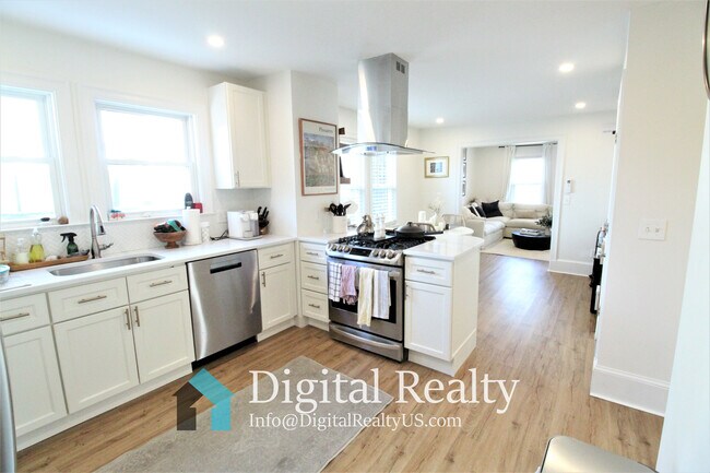 Kitchen - 8 Mayall Rd