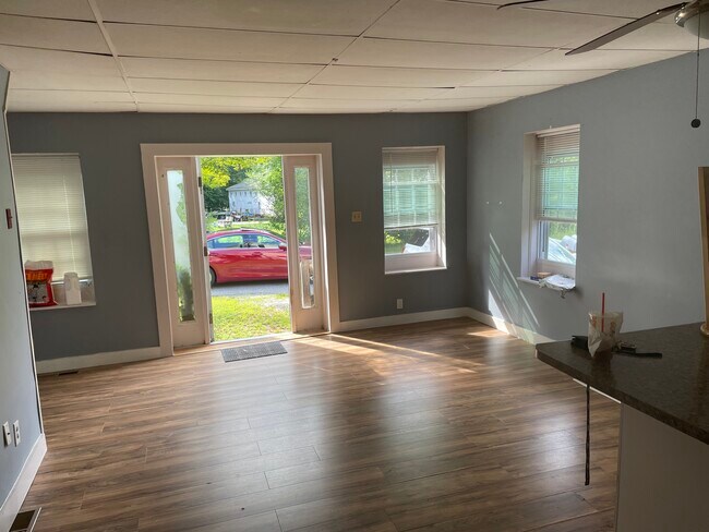 Foto del edificio - 49 Greer Rd