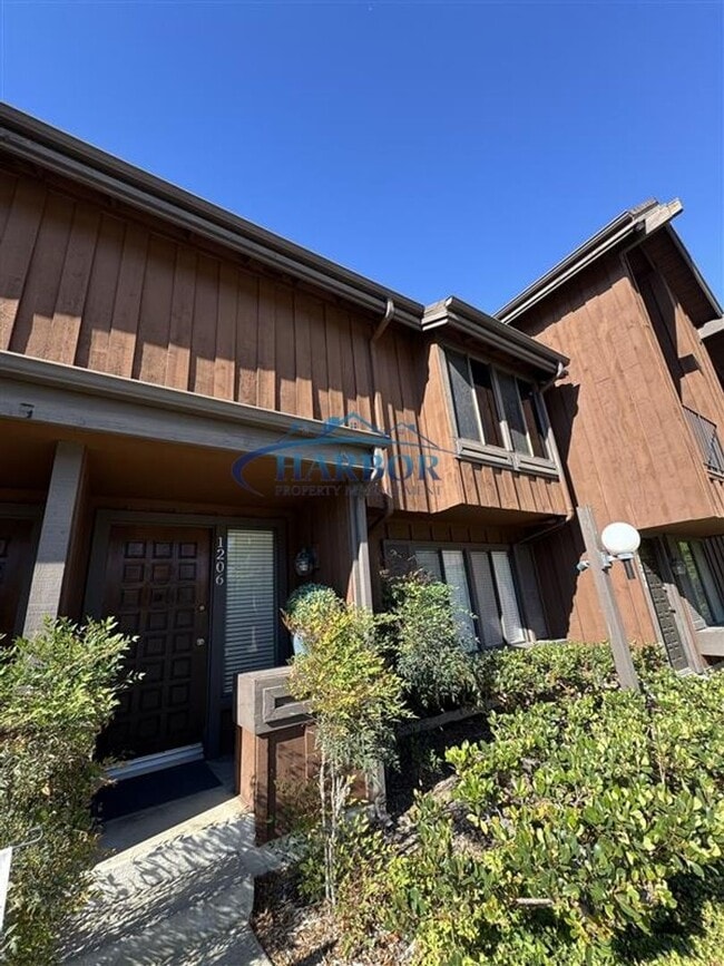Building Photo - 1206 Westmont Dr