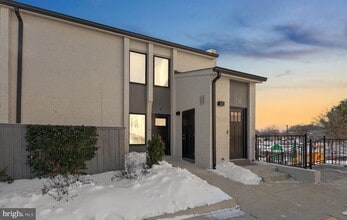 Building Photo - 19520 Village Walk Dr