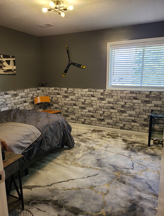 Building Photo - 3585 Rogues Edge Dr NE