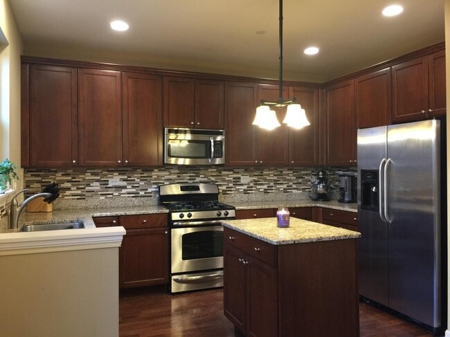 Building Photo - 2481 Waterbury Ln