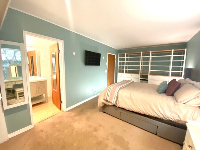 Building Photo - 57 Etruria St