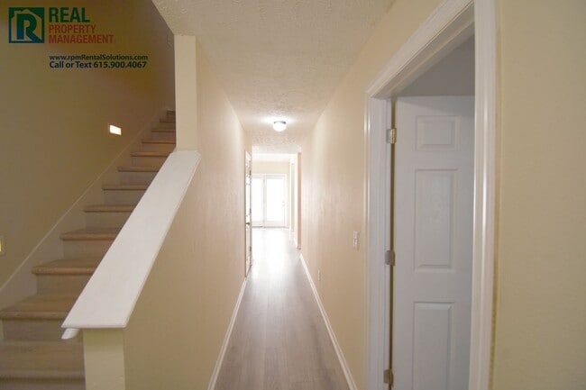 Building Photo - Wonderful 3 bedroom 3 bath home with HUGE bonus room! Washer/dryer included and attached garage!