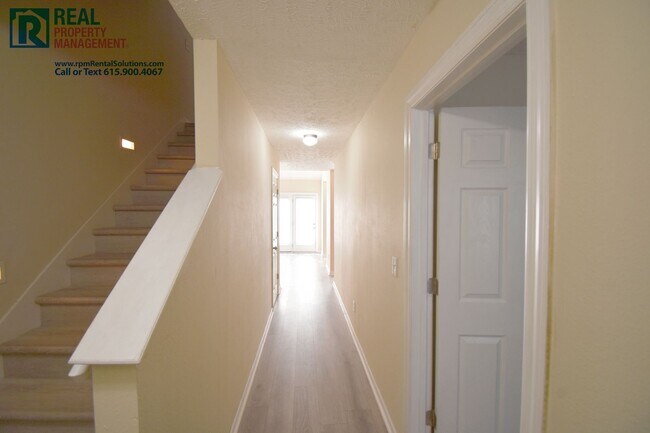 Foto del edificio - Wonderful 3 bedroom 3 bath home with HUGE bonus room! Washer/dryer included and attached garage!