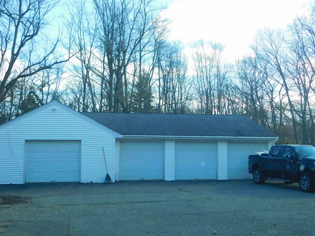 Building Photo - 108 Portsmouth Ave