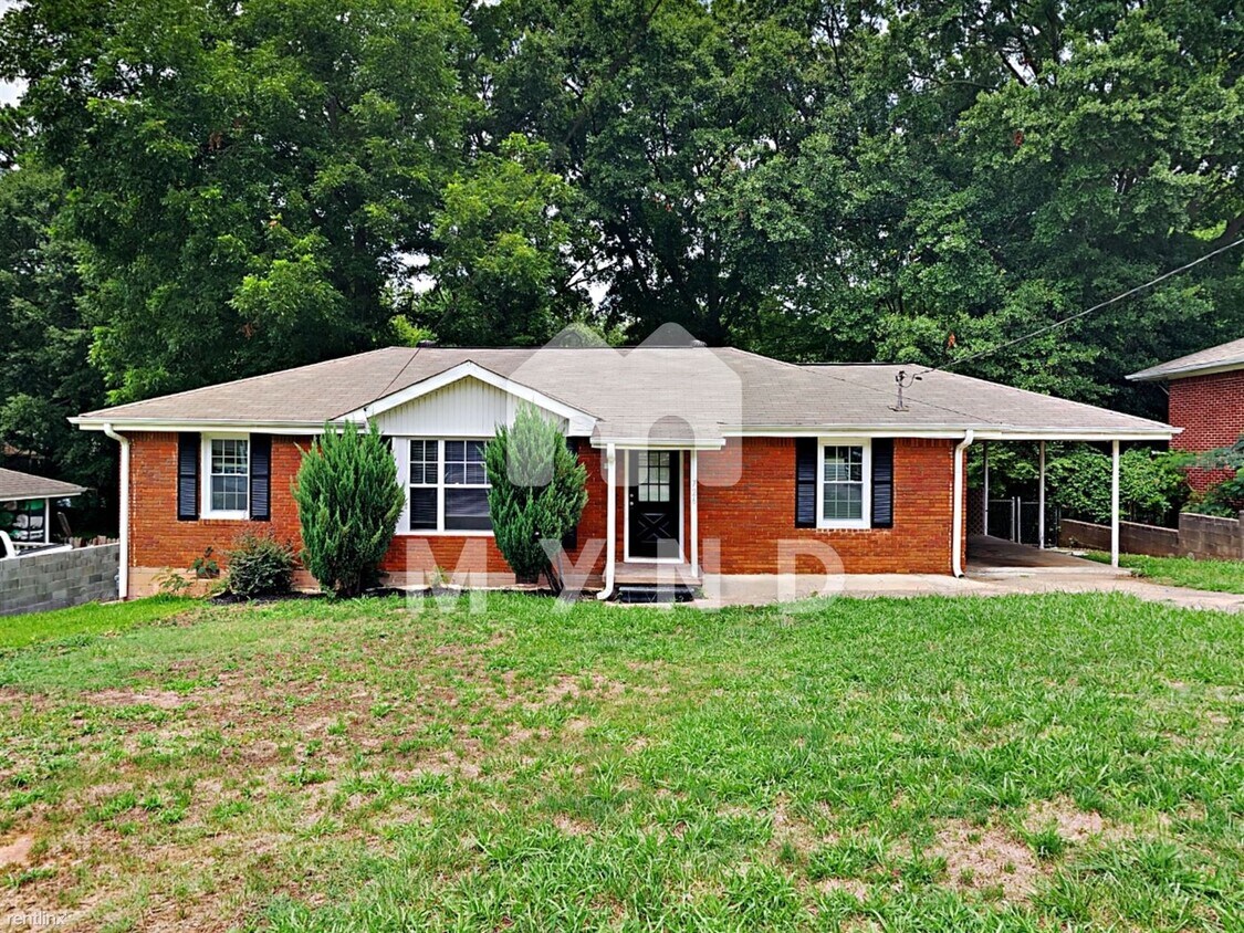 3 br, 1.5 bath House 726 Pineridge Rd House Rental in Forest Park