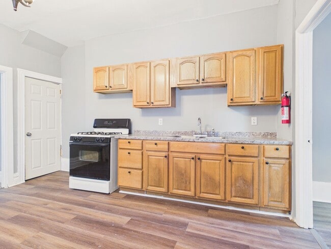 Foto del edificio - 4 Bedroom Home on 4th Street