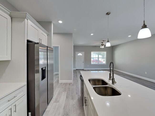 Foto del edificio - 8512 N Merrimac Way