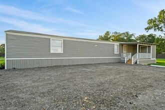 Building Photo - 21395 Ruth Dr