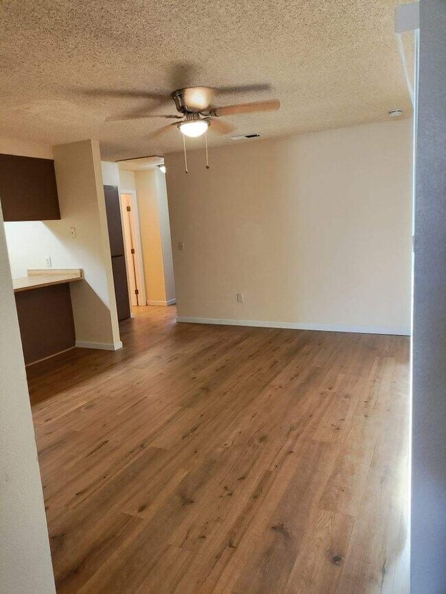 Building Photo - 8007/8009 68th