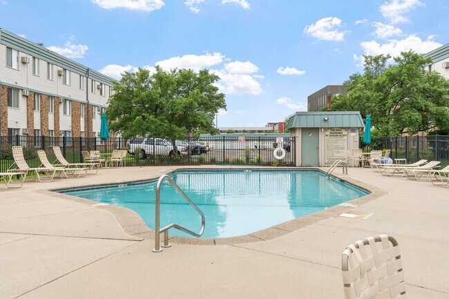 Foto del edificio - Como Park Apartments