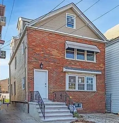 Building Photo - 127 Hobart Ave
